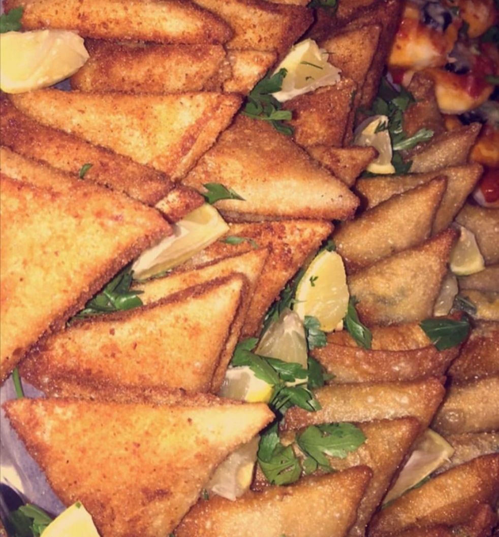 سمبوسة: مفرزنات = دجاج = لحم = خضار = جبن = قشطه