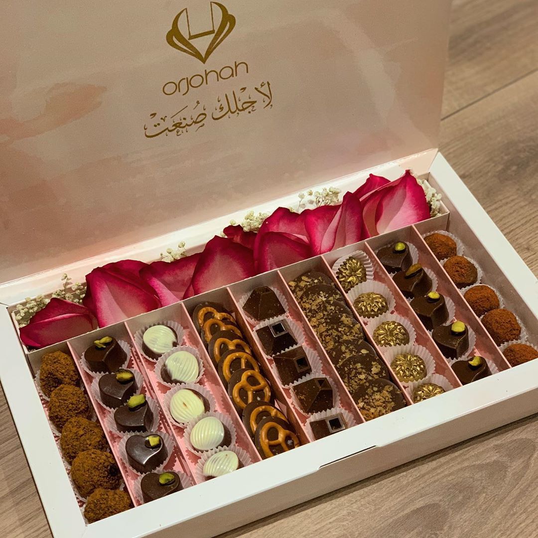 بوكس مشكل بـ ١٧٥ ريال ..
#حلا #حلويات_أرجوحه #شوكلاتة #مناسبات #الرياض #صواني #زواج #افراح #تخرج #حفلات #تقديمات #سنع_بناتنا #العيد #رمضان #هدايا #لمة_حبايب #لمة_اهل