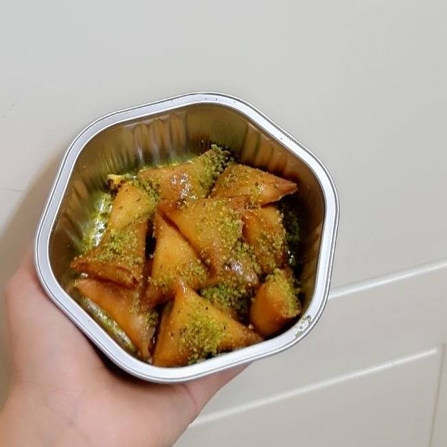 سمبوسة جبن بالشيرة