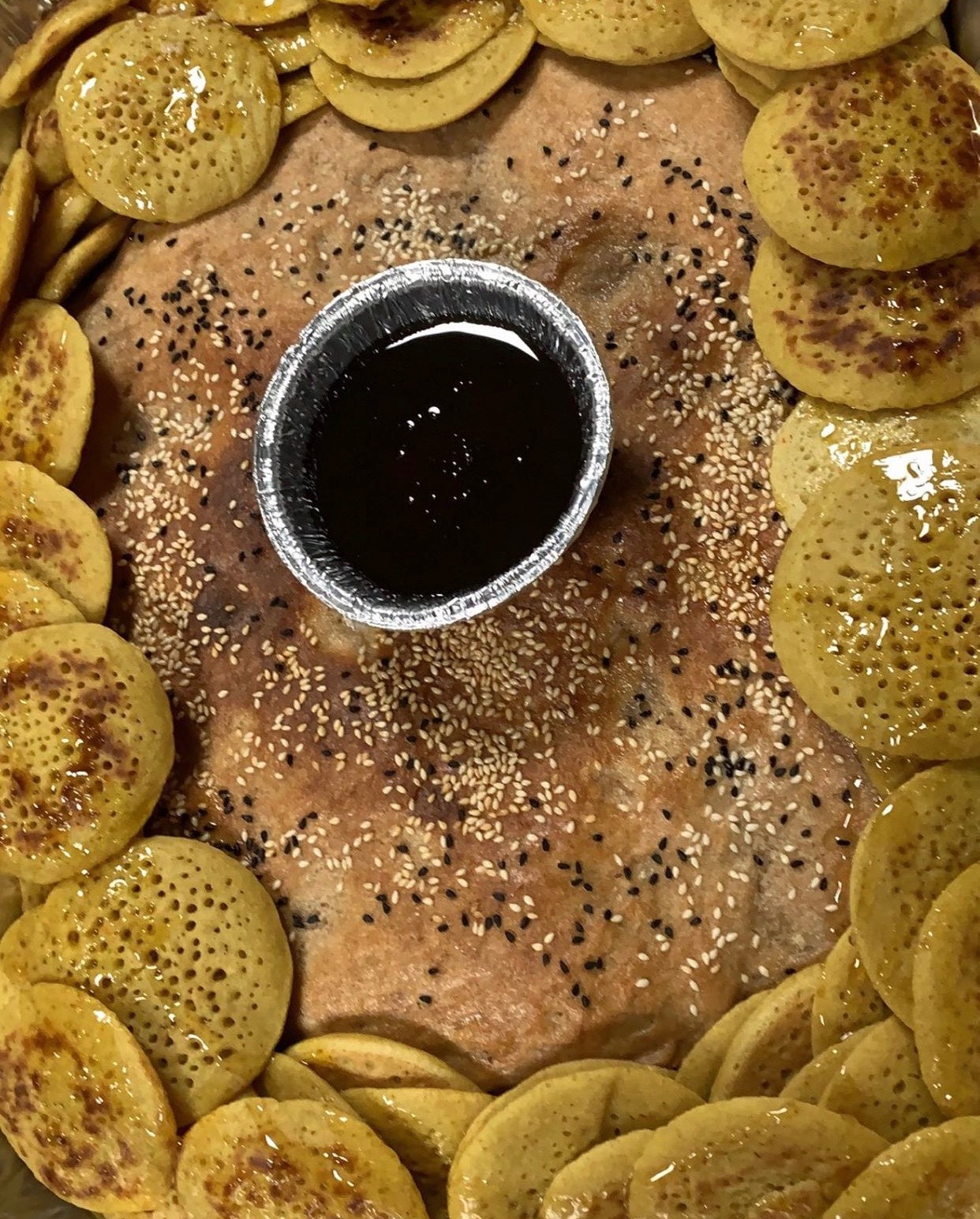 قرص مع مصابيب بالسمن والعسل