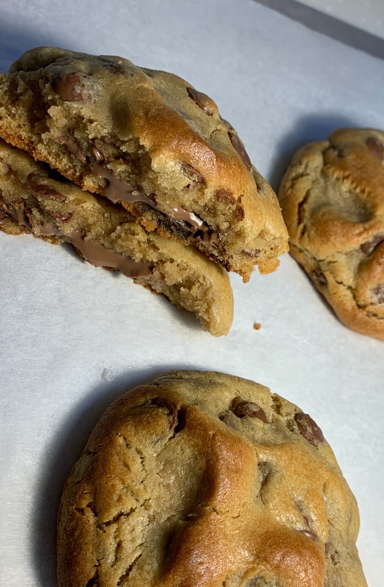 بالشكولاته البلجيكية مع حبات الهرشي 😍🍪
