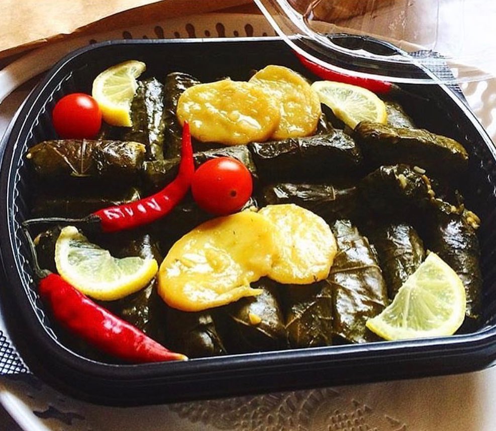 ورق عنب ريم الذ وأنظف ورق عنب ممكن تذوقونه بجدة ❤️..
مطبوخ بصوص الليمون اللذيذ وزيت الزيتون✨
نستقبل طلباتكم قبل بيوم او يومين( تتوفر صحون مناسبات) ✨✨
.
.
.
.
.
.
#طبخ #طبخ_لذيذ #طبخ_منزلي #مشاريع #مشاريع_جدة #ورق_عنب #ورق_عنب_حامض #يمي #يميي #اكل #حار #حلو #جدة #مطاعم_جدة #مكة #مطاعم_مكة #حامض #حامضض