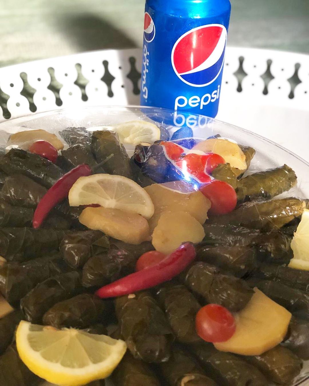 ورق عنب ريم اللذيذذ❤️..
مطبوخ بصوص الليمون اللذيذ وزيت الزيتون✨
نستقبل طلباتكم قبل بيوم او يومين( تتوفر صحون مناسبات) ✨✨
.
.
.
.
.
.
#طبخ #طبخ_لذيذ #طبخ_منزلي #مشاريع #مشاريع_جدة #ورق_عنب #ورق_عنب_حامض #يمي #يميي #اكل #حار #حلو #جدة #مطاعم_جدة #مكة #مطاعم_مكة #حامض #حامضض