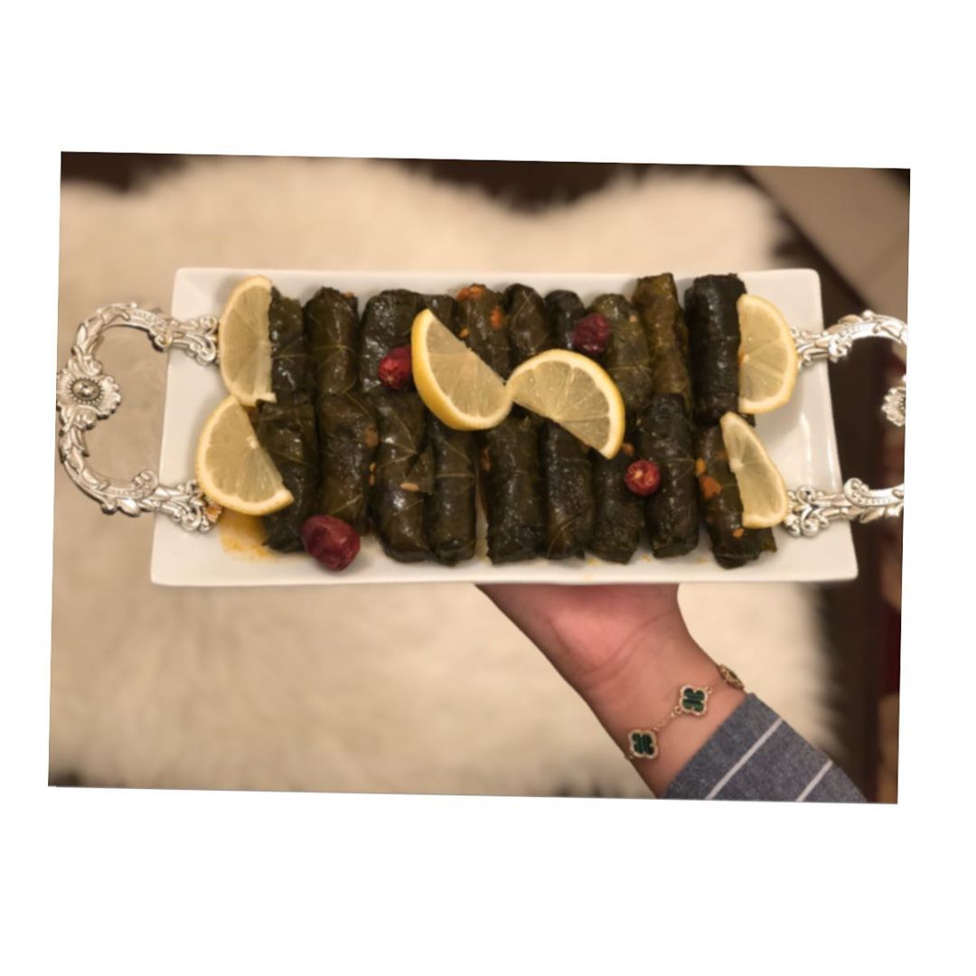 ورق عنب غرقااان بصوص الليمون الحامض وزيت الزيتون تقدرون تطلبونه قبل بيوم او يومين( تتوفر صحون مناسبات) ✨✨
.
.
.
.
.
.
#طبخ #طبخ_لذيذ #طبخ_منزلي #مشاريع #مشاريع_جدة #ورق_عنب #ورق_عنب_حامض #يمي #يميي #اكل #حار #حلو #جدة #مطاعم_جدة #مكة #مطاعم_مكة #حامض #حامضض #ورق_عنب_ريم #جدة #مكة