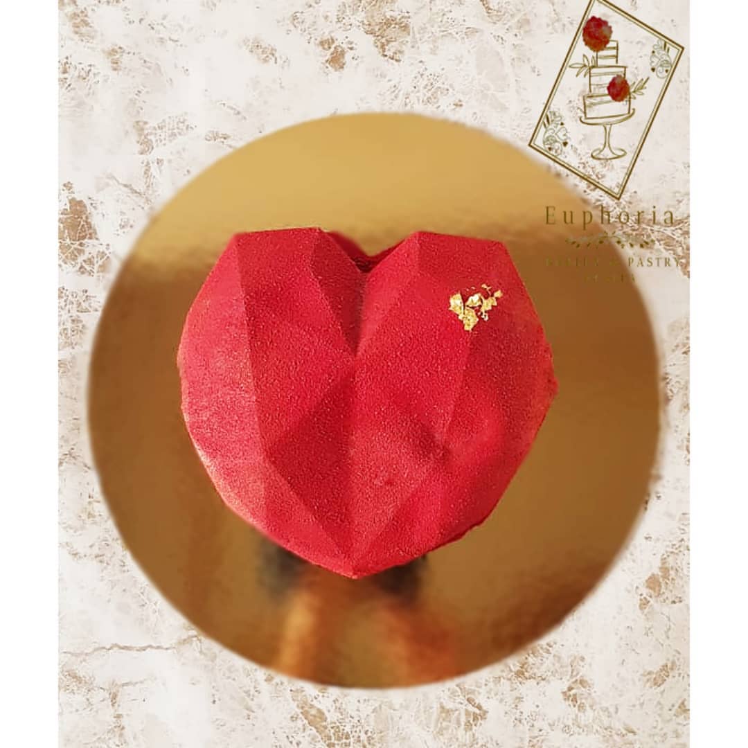Chocolate heart ❤️
♡ موس الشوكلاته، براونيز، بندق
♡ للطلب التواصل عن طريق الدايركت او الوتساب0543997455
♡ Chocolate mousse, brownie, crunchy hazelnut
♡ DM or WhatsApp for orders 0543997455
#euphoriabakery#instafood
#instafoodie #dessertsofinstagram #sweetsweat #brownies#cakestagram #bakerylove #lovebaking #bakingpassion#euphoria#euphoric
#حلى#حلويات #إنستافود #بيكري #جده #كيك #كيكات #كيكات_للمناسبات #كيكة_تخرج #كيكات_جده #كيكة_عيد_ميلاد #كيكات_ملكة #كيكات_جده #حلويات_جده #يمي_جدة #حلى_لذيذ #كيك_مناسبات #تشيزكيك #براونيز