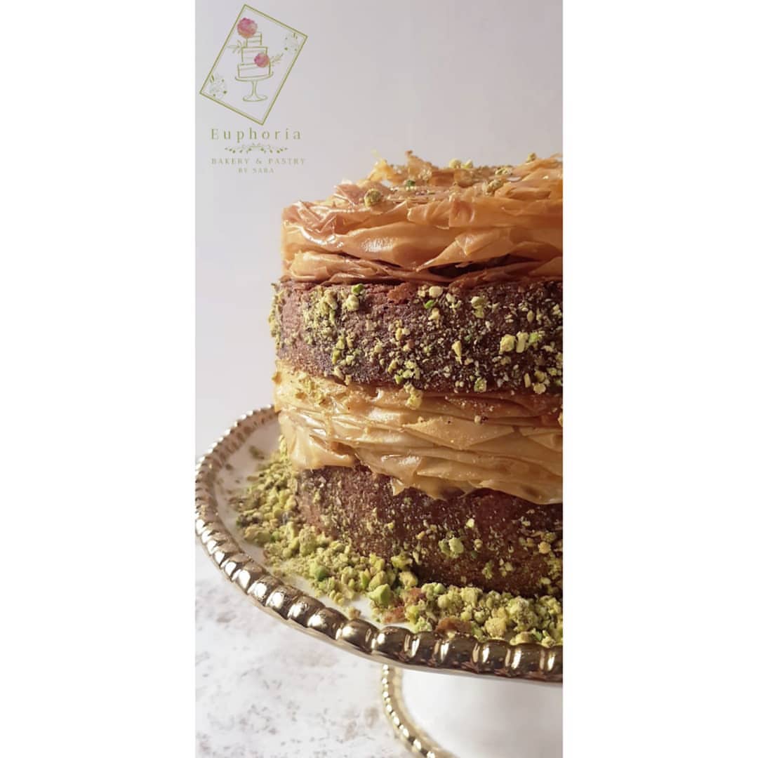 
♡ كيكة البقلاوه بالفستق
♡ للطلب التواصل عن طريق الدايركت او الوتساب0543997455
♡ Baklava cake with pistachio
♡ DM or WhatsApp for orders 0543997455
#euphoriabakery#instafood
#instafoodie #dessertsofinstagram #sweetsweat #baklava#cakestagram #bakerylove #lovebaking #bakingpassion
#يوفورياكيك #حلى#حلويات #إنستافود #بيكري #جده #كيك #كيكات #كيكات_للمناسبات #كيكة_تخرج #كيكات_جده #كيكة_عيد_ميلاد #كيكات_ملكة #كيكات_جده #حلويات_جده #يمي_جدة #طلبيه #حلى_لذيذ #كيك_مناسبات #تشيزكيك #بقلاوه