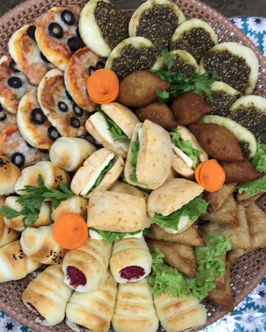 #فطاير #فطاير #مقبلات_خفيفه #خفايف #ورق_عنب #ملفوف #صواني #بوفيهات #تقديمات_ضيافه #تقديمات #حفلات #اكسبلور_explore #الرياض #طباخات_الرياض