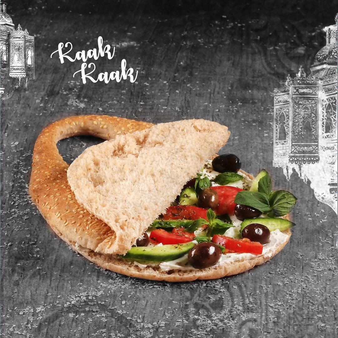 كعكة العصرونية غير في شهر الخير . #فطيرة_وشاهي