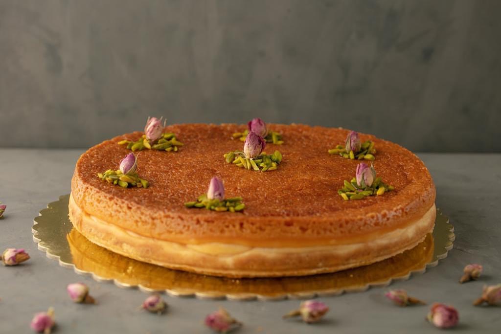 تشيزكيك بالبسبوسة - Basbousa Cheesecake
#حلى #حلا #مناسبات #تشيزكيك #تشيز_كيك #بسبوسة #تشيز_كيك_بالبسبوسة