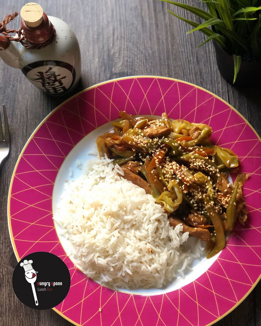 Chinese chicken with rice #غداء_عمل #غداء_اليوم #اكل_يومي #طبخ_بيت #يومي #لذيذ #يمي #cinnamon #sweet #yummymummies #yummyfood #yumm #طبخ #طبخ_بيت #اكل_بيت #شهي #غداء_بيت #اكل_موظفين #وجبة #وجبة_موظفات #اشتراك #غداء_موظفين #غداء_موظفات #موظفين #موظفين_الرياض #الألذ #طعم #باستا #فارفالي #chinesefood
