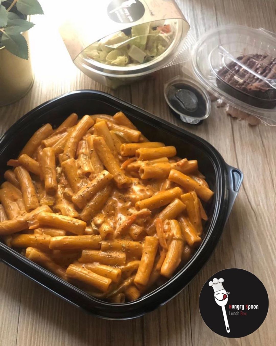وجبة اليوم #غداء_عمل #غداء_اليوم #اكل_يومي #طبخ_بيت #يومي #لذيذ #يمي #cinnamon #sweet #yummymummies #yummyfood #yumm #طبخ #طبخ_بيت #اكل_بيت #شهي #غداء_بيت #اكل_موظفين #وجبة #وجبة_موظفات #اشتراك #غداء_موظفين #غداء_موظفات #موظفين #موظفين_الرياض #الألذ #طعم #باستا #فارفالي #pinksausepasta