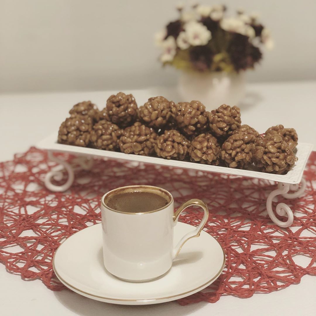 حلا الرايس كريسبس #حلويات #شكولاته #حلويات_ #حلا #تقديمات #ضيافه #ضيافة_قهوة #منتجات_يمي_تمي #جمعات #جمعاتكم #تقديماتكم #مناسبات #مناسباتكم #حفلات #حفلات_بنات