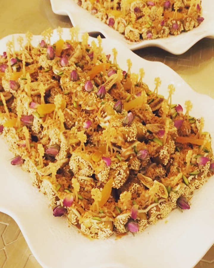 تمر سكري محشي#تمريه #حلويات_رمضان #حلويات_قهوة #حلويات_العيد #ضيافة_راقية #ضيافة #تقديمات_العيد