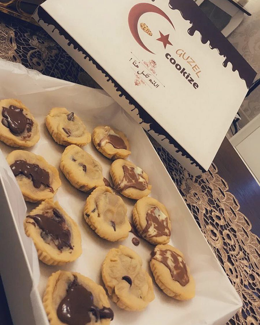تصووووويركم الجمممممييل ❤️❤️❤️ طبعا الكندر انتحر مو بس ذاب ❤️غرقان من برا ومن جوووا ❤️❤️
#كوكيز #كوكيز_محشي #الجبيل #مولتن_كوكيز #الجبيل_اليوم #نوتيلا #كندر #جالكسي #لوتس #حلا #تسليم_فوري