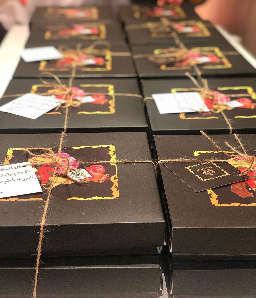 مستمرين باستقبال طلبات العيد هدية فاخرة لمن تحبون #عيدية #عيد_الفطر