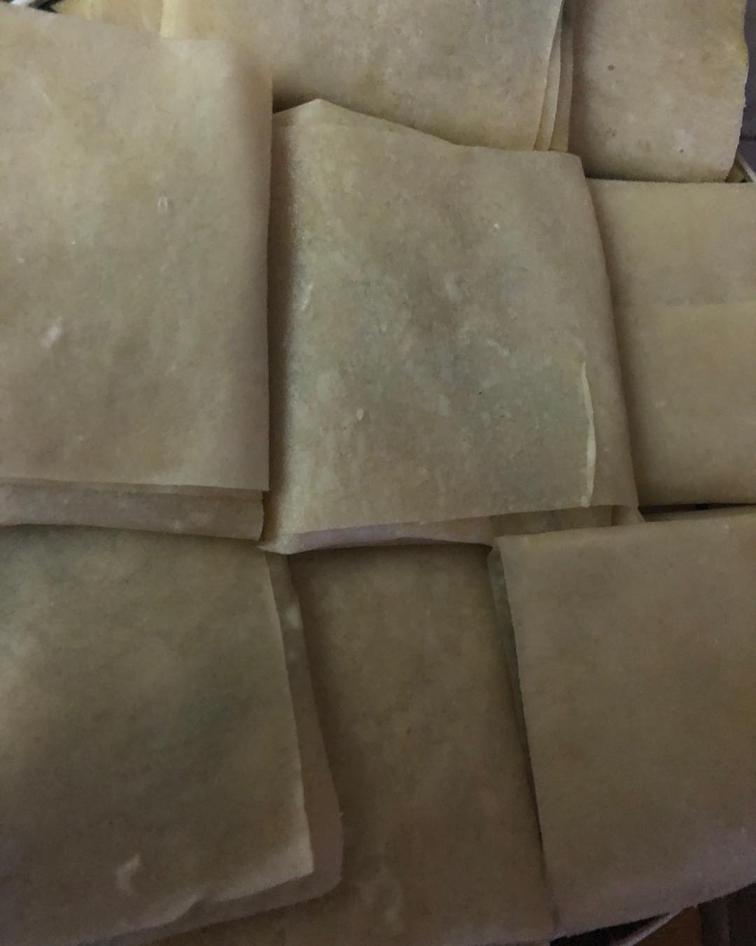مطبق با انواع الحشوات نسعد بخدمتكم واتس