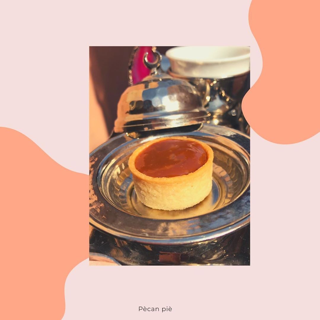وقت القهوه مايبي له إلا تارت البيكان اللذيذ