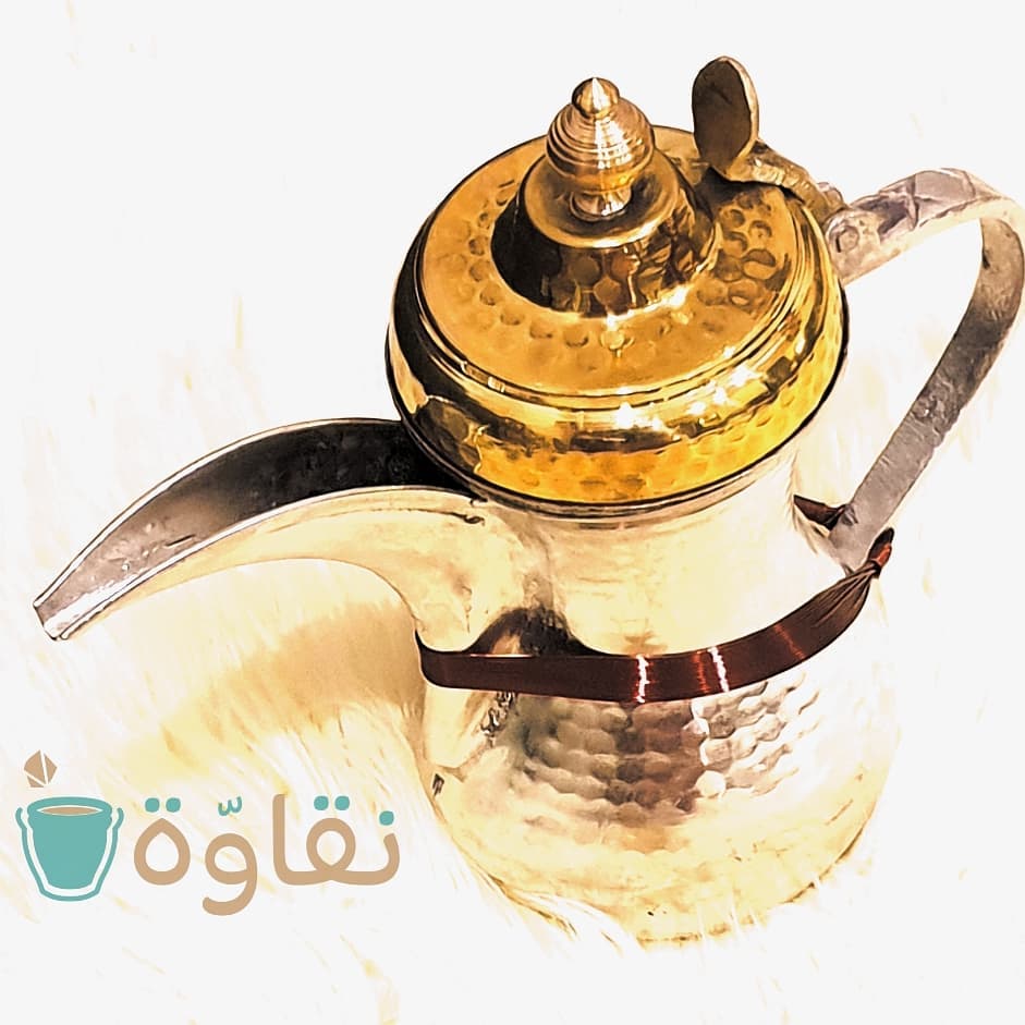 اللي يحب الشكل ماهمه الروح ! هذي محبه ,, تحت بند الوقاحه واللي يحب بصدق من دون مصلوح هذي علاقه , قاعدتها الصراحه...