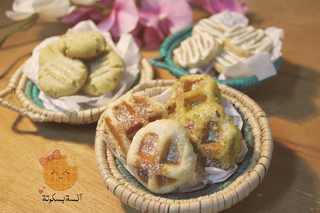 قد قيل بأن القهوة جبر خاطر للحياة ...☕❤ .. .
.
#قهوة_المساء مسيتم بالخير
غريبة فستق ومعمول وافل و رولات اللوز احلى حلو للقهوة