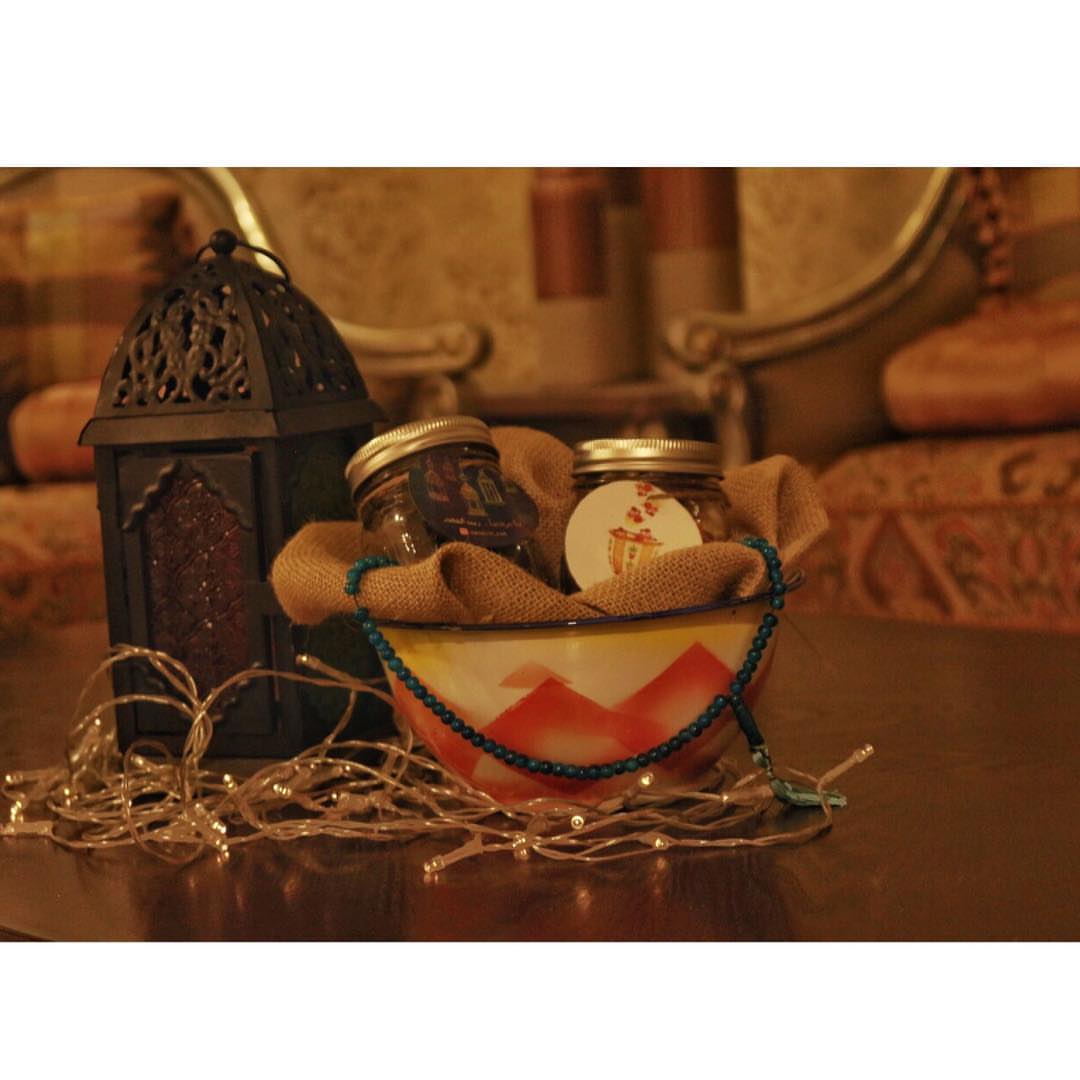 منتج " 2 "
سلة رمضانية تحتوي على نوعين من الجارات حجم صغير بأنواع من اختياركم
مع توفر كرت للإهداء ملحق مع السلة
للطلب والتواصل دايركت مسج