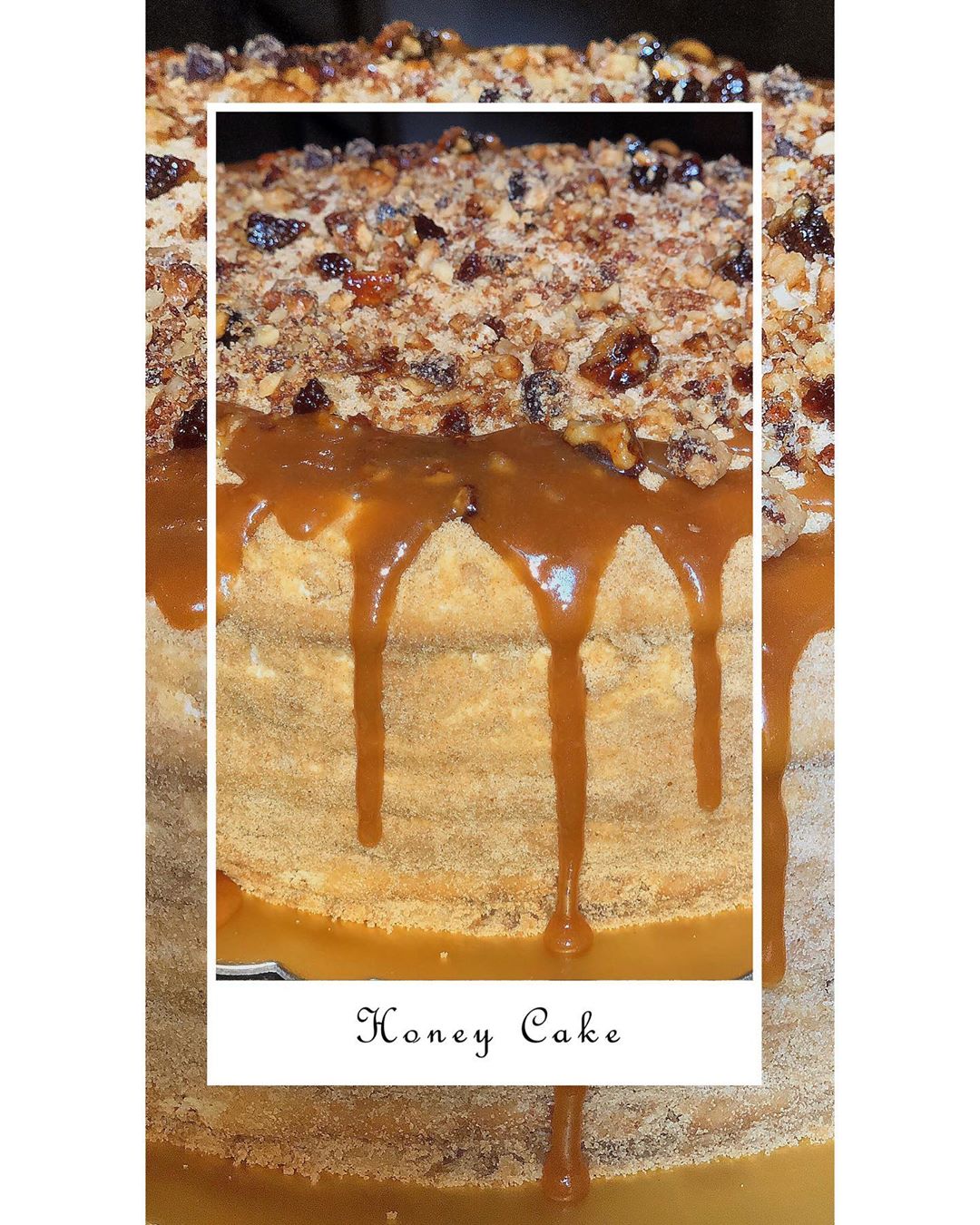 Mouthwatering Honey Cake!
With pecans and walnuts. •
•
كيكة العسل الاكثر طلبًا!
بالجوز و البيكان
#jeddah #جدة #كيكة_العسل #مناسبات