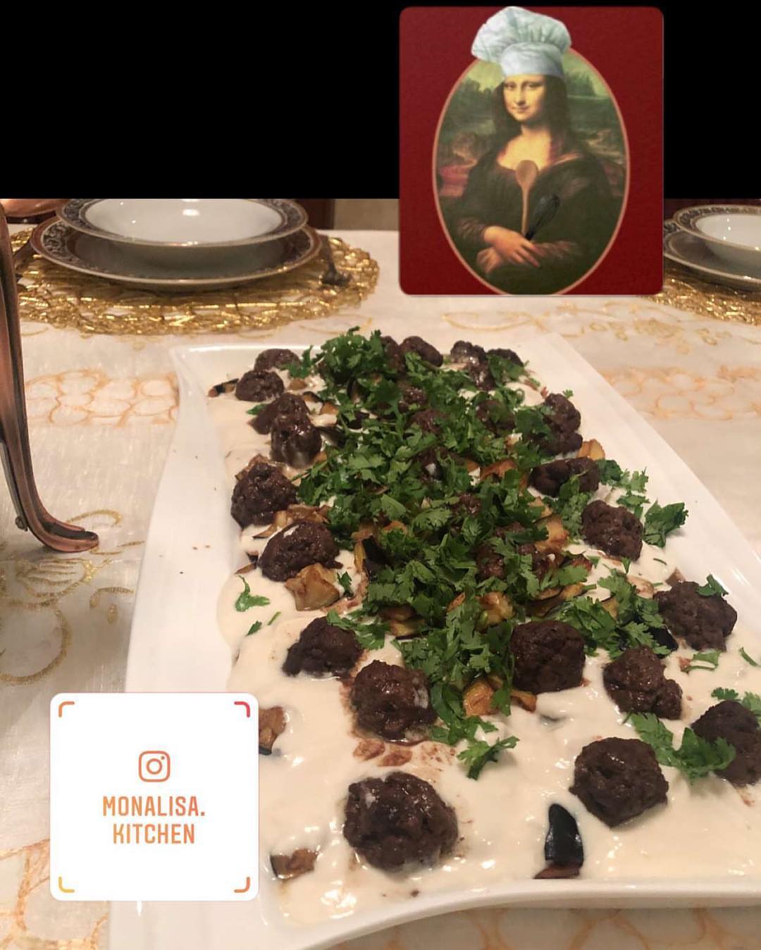 فتة اسكندر بالباذنجان و الكفتة المدخنة
