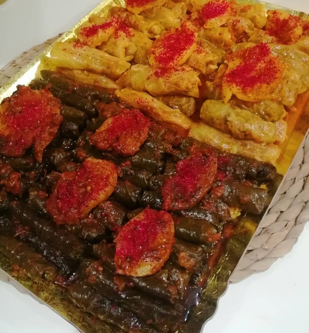 صحن مشكل ورق عنب وملفوف١٢٠ ريال٠٠
#ورق_عنب_ناطع #ورق_عنب #ورق_عنب_حامض #ورق_عنب_بالحامض_ودبس_الرمان #ملفوف_محشي_حار_بارد_لذيذ_سبايسي_ناطع_حامض_جدا_متوفر_طازج_بطعم_اليمون_دبس_الرمان_ذايب_شههي_لايقاوم_
