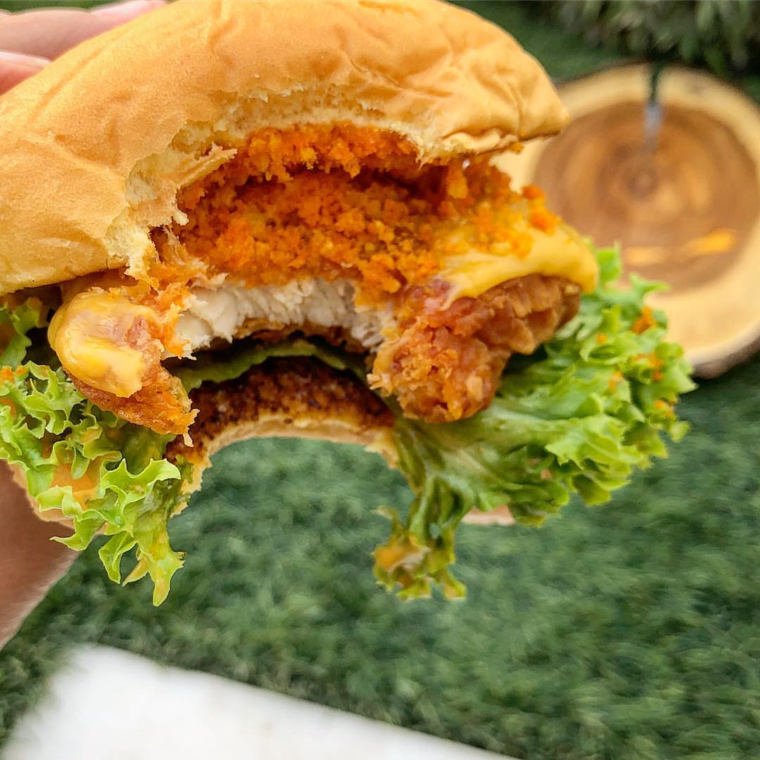 Cheetos BURGER ⁉️ #Geeburger #fire