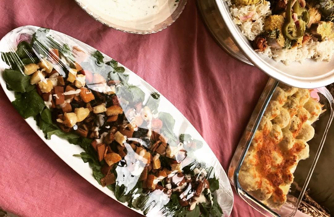 كرات بطاطس وسلطه الباذنجان