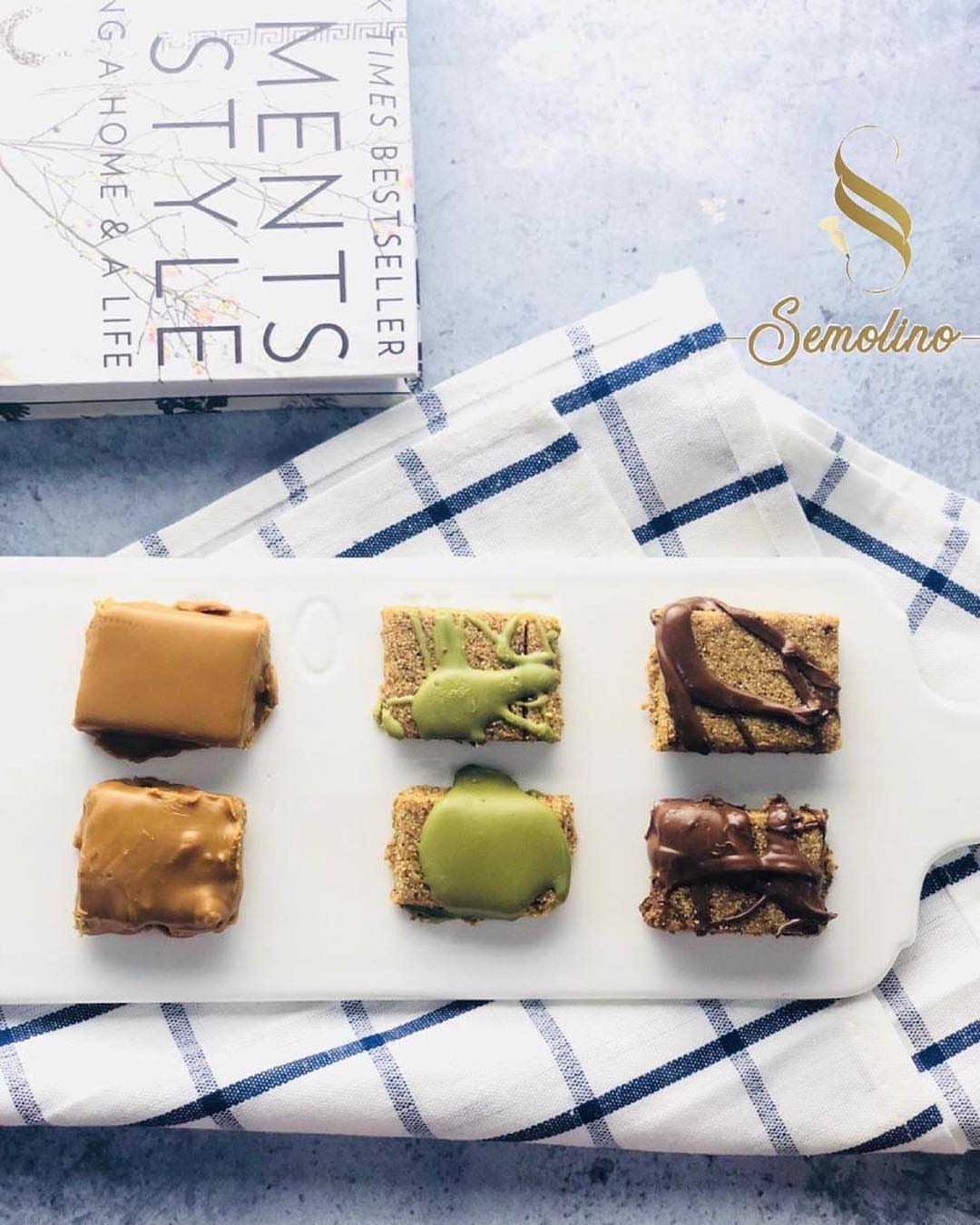 Semolino Cubes Lotus , pistachio , Nutella ✨
