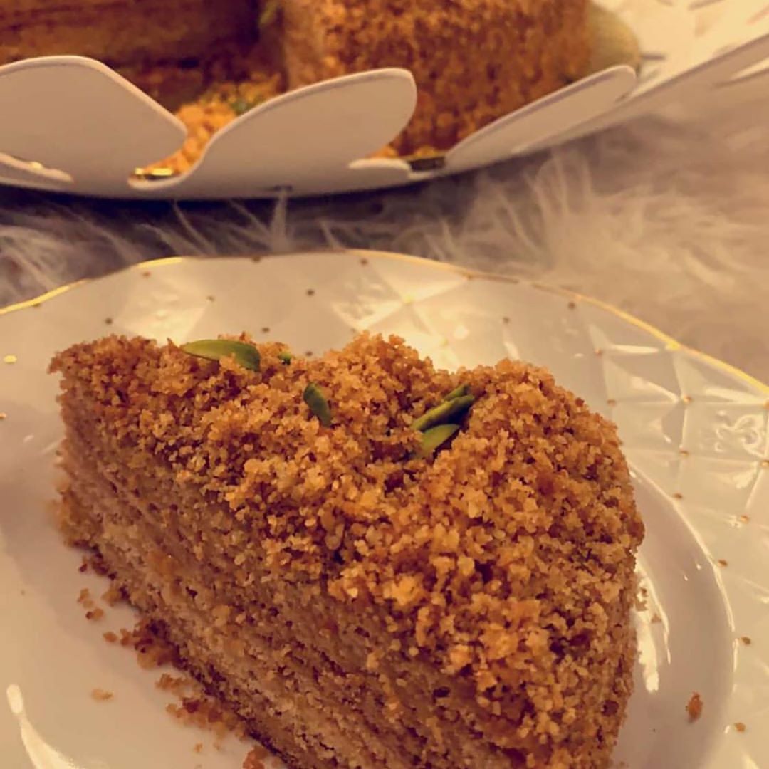 نستقبل طلباتكم على الواتس اب 056 845 1564 #كيكة_العسل_الروسية