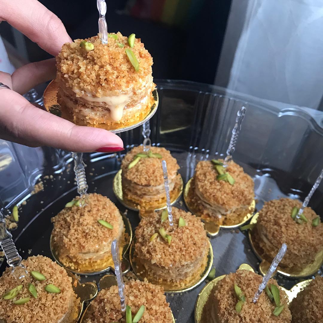ميني كيكة العسل لطلب على الواتس اب 056 845 1564 #كيكة_العسل_الروسية