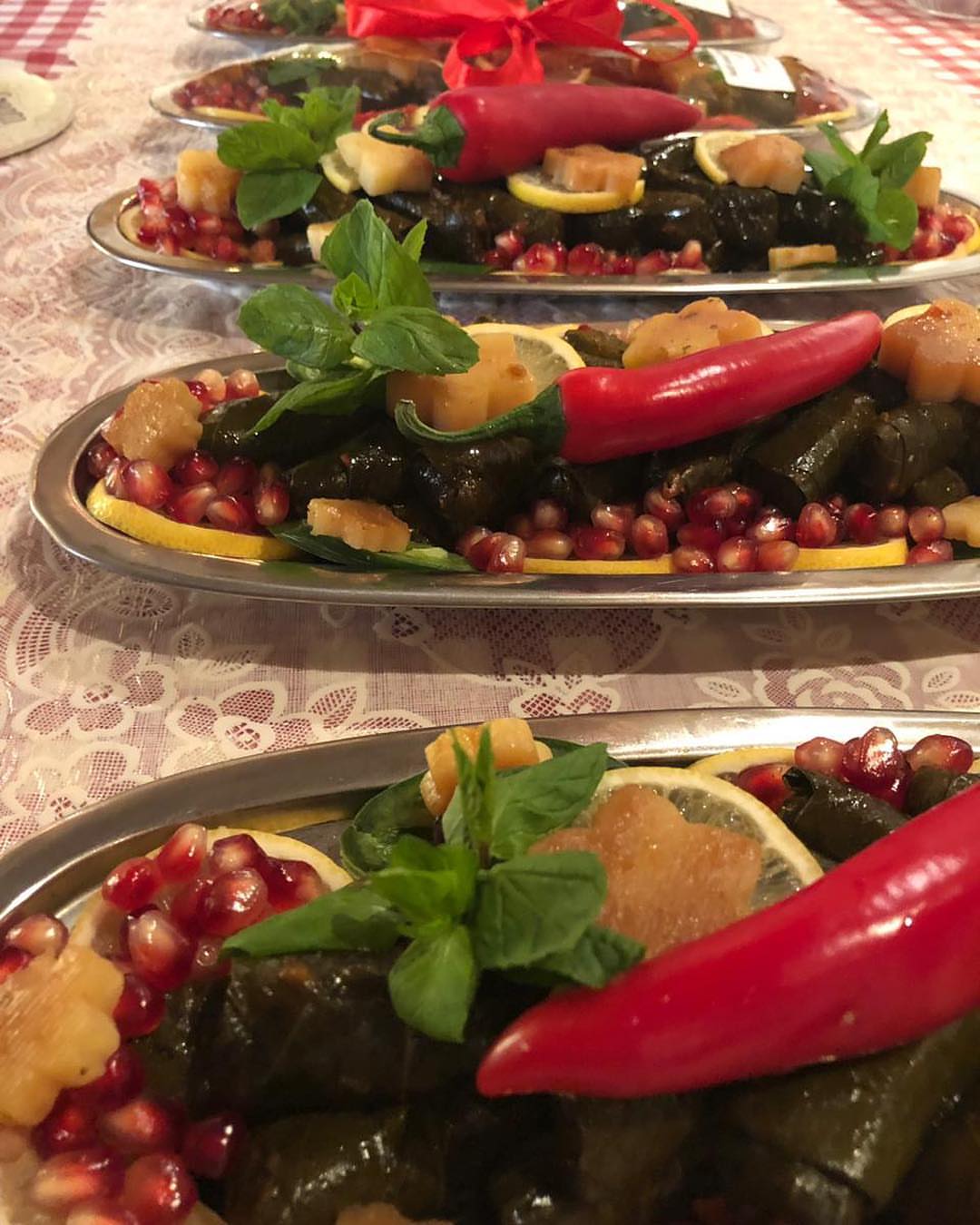 متوفر تسليم فوري ٣٠حبه سبايسي #حامض_لذيذ #ورق_عنب #الرياض #الحمدلله #8saltandpepper #ملح وفلفل