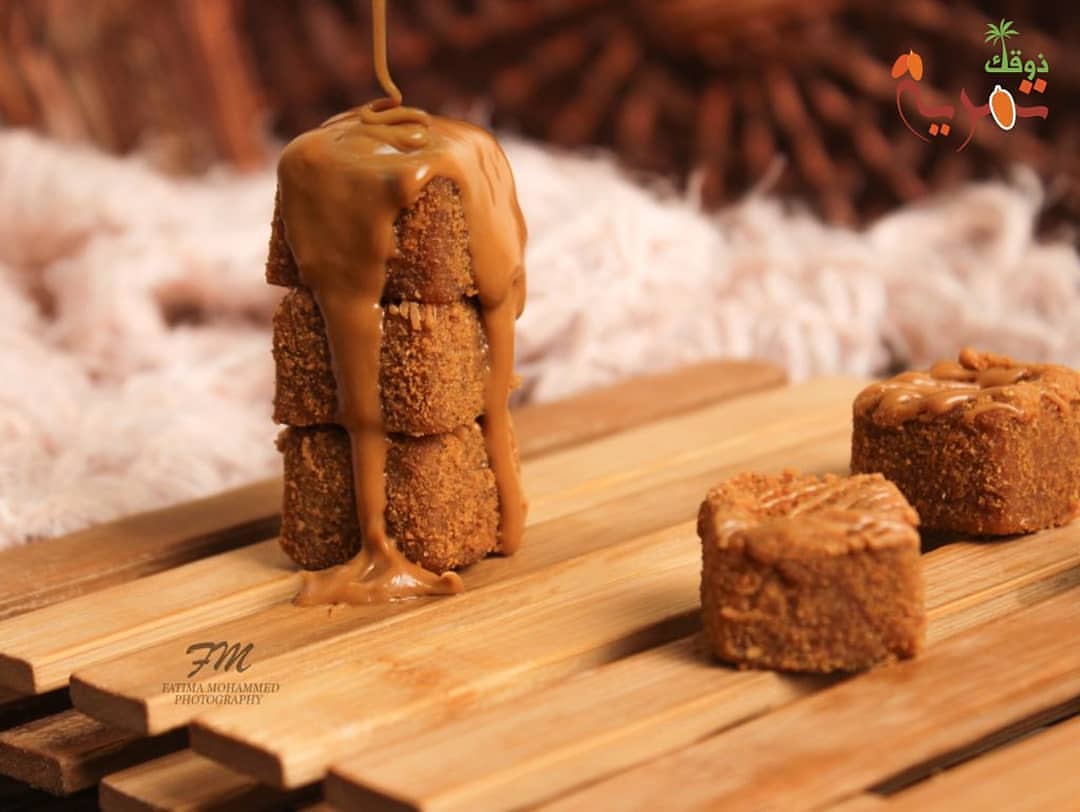 حب عملك كي تعمل ما تحب
،،،،
تمرية مميزة بحشوة صوص اللوتس ومغطاة ببسكويت اللوتس وصوص اللوتس
،،،،
ماشاء الله وماتوفيقي إلا بالله
.
#ذوقك_تمرية_اختيارك_الأمثل