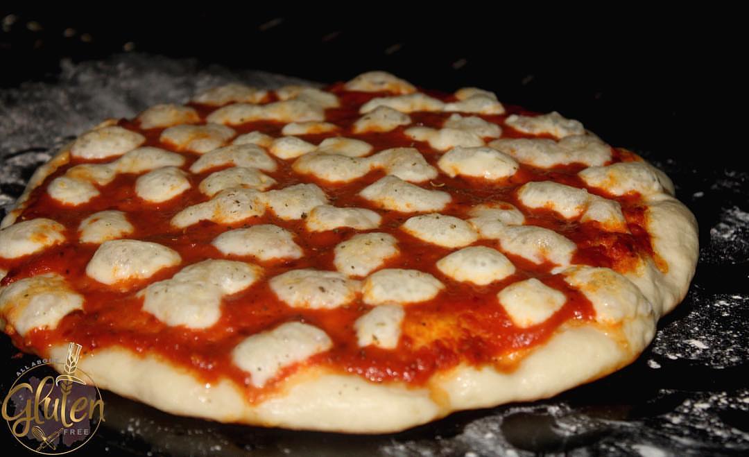 Gluten free PIZZA
بيتزا خالية من الجلوتين
#glutenfree #gluten_free_pizza #gluten_free_pizza_crust #gluten_free_jeddah #gluten_free_ksa #جلوتين_فري #جلوتين_فري_السعودية #جلوتين_فري_جده #جلوتين_فري_بيتزا