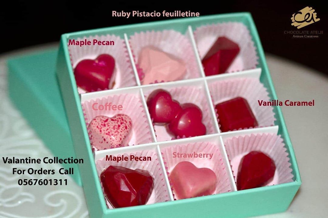 Didn't get your Valantines gift!
Valantine boxes ready for pick up today call us on 0567601311
شوكولاته الفالانتاين متوفرة بحجمين صغير وكبير التواصل على 0567601311
#jeddah #saudiarabia #saudi #riyadh #chocolateatelier #chef #chocolate #life #dxb #dxbfood #valentines #love #happy #happiness #lovequotes