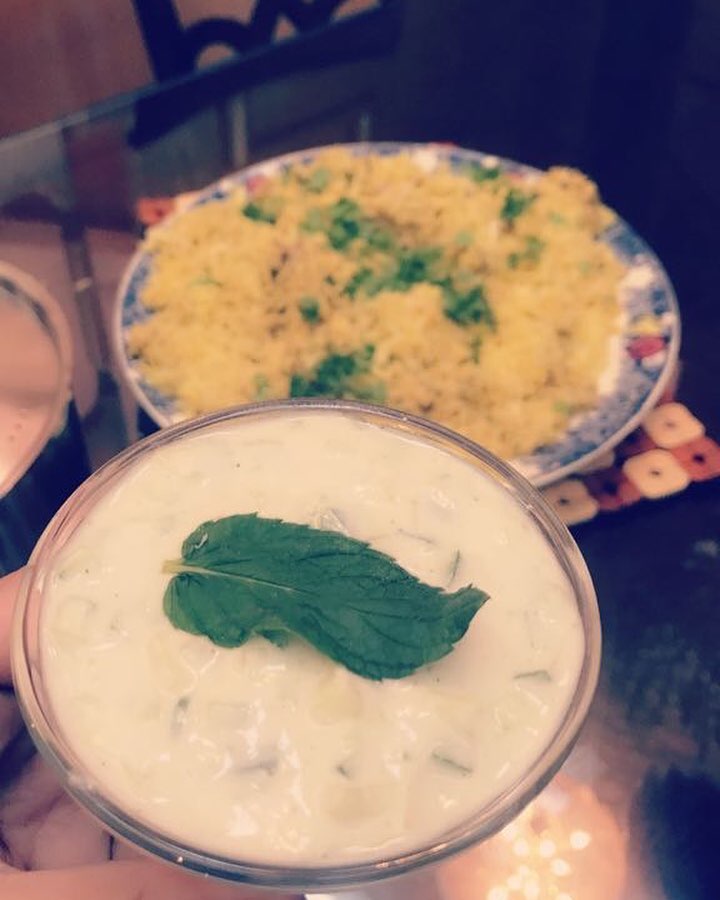 مع سلطة الزبادي يصير الطعم لا يقاوم ❤️ #برياني