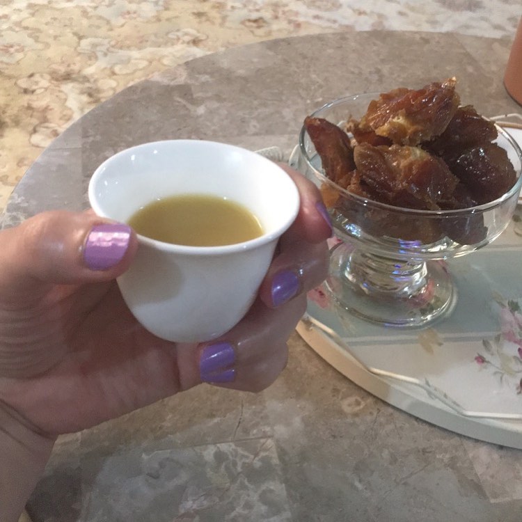 نص جمال القهوة فيمن تجالس مساء الخير قهوة قشر بالحليب