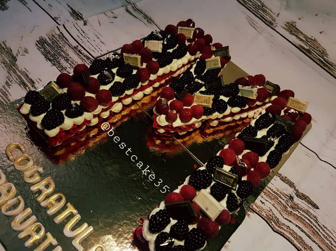 أراكِ كوَجْه الصُّبح فِي نَاظِري .
حرف M ردفلفت من تنفيذنا ✉
.
.
.
.
.
.
.
. .
.
.
.
.
.
.
.
.
.
.
.
.
.
.
.
.
#تخرج #الرياض #شوكولاته #فوندان #حلى #حلويات #حلا #كيكات_للمناسبات #كيكة #كيك_حلويات #حلا_قهوة #choclet #S #حروف #كيكات_بالورد #كيكات_نجاح #sweet #حلويات #تارت_الكوكيز #كيكات_تخرج #حلويات_الرياض#كيكات_حروف
#حلويات_كيك #كيك #حرف #كيكة_ورد #caketrends #ورد #cake #تشيز_كيك
#graduation