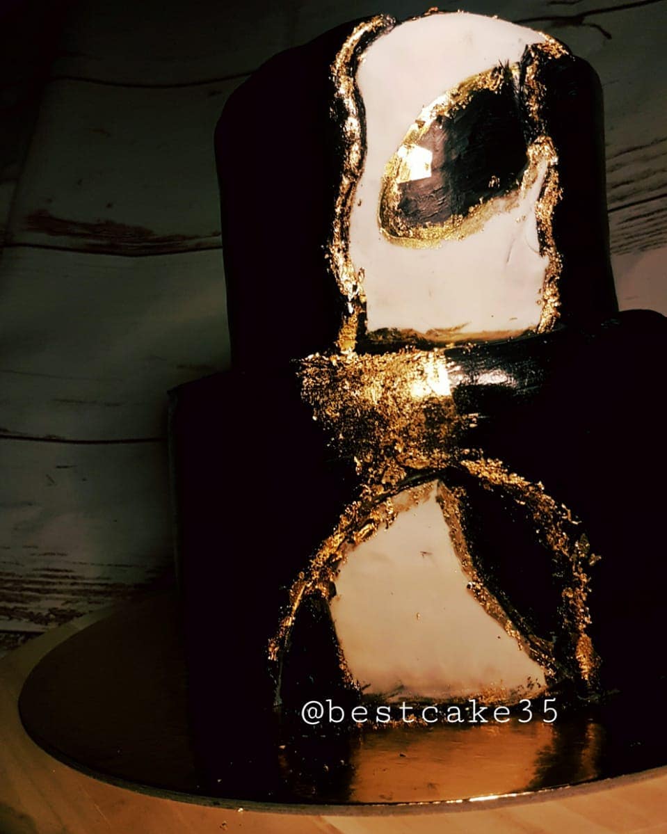 الجَمال يقِف خجلاً في حُسن عَيناها،♥️
كيكة التشوكليت بديزاين مختلف
.
.
.
.
.
.
. .
.
.
.
.
.
.
.
.
.
.
.
.
.
.
.
#تخرج #الرياض #شوكولاته #فوندان #حلى #حلويات #حلا #كيكات_للمناسبات #كيكة #كيك_حلويات #حلا_قهوة #choclet #S #حروف #كيكات_بالورد #كيكات_نجاح #sweet #حلويات #تارت_الكوكيز #كيكات_تخرج #حلويات_الرياض#كيكات_حروف
#حلويات_كيك #كيك #حرف #كيكة_ورد #caketrends #ورد #cake #تشيز_كيك
#حرف