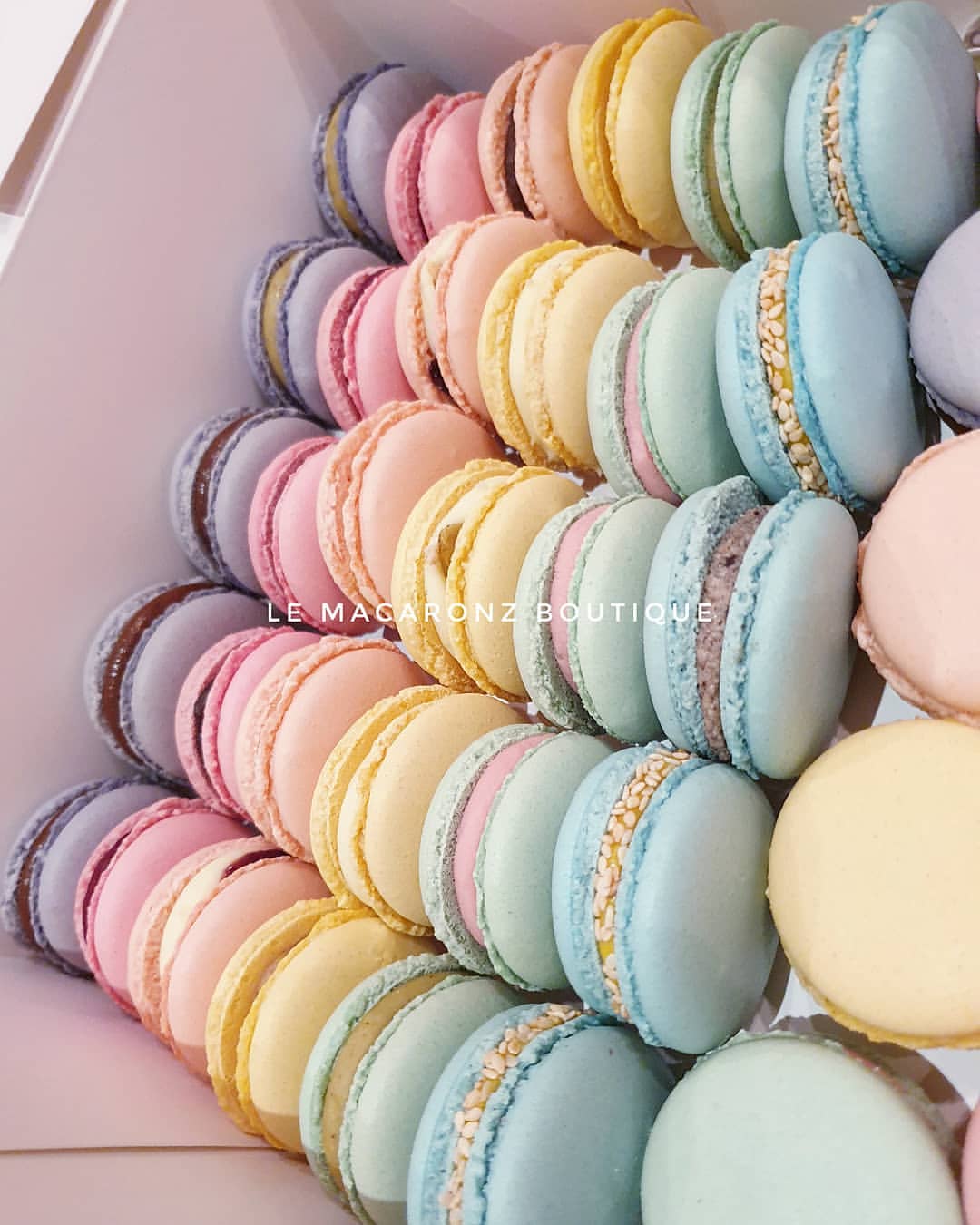 #lemacaronzboutique#macaron#macarons#eidmubarak#eid#hajj#saudiarabia#elegant
#ماكرون#عيد_الاضحى#حج_مبرور#الحج#مكه#عيد_سعيد#ضيافه#حلى#حلويات#تقديمات#السعودية#الشرقية#الخبر#الدمام#القطيف#هدايا#هدايا_الحجاج