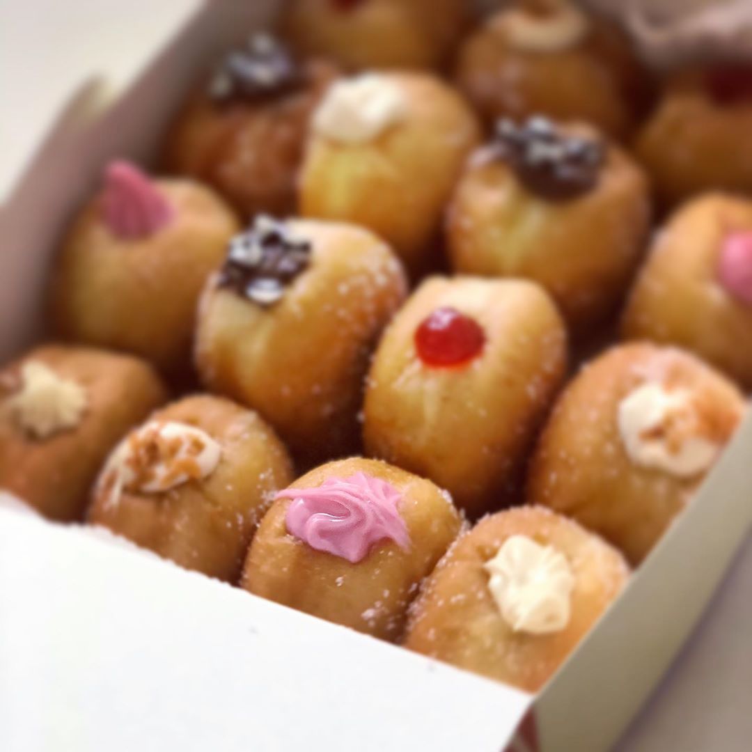 ميني بومب ⠀⠀⠀⠀⠀⠀⠀⠀⠀⠀⠀⠀⠀ ⠀ ⠀ ⠀ ⠀⠀⠀⠀⠀⠀⠀⠀⠀⠀⠀⠀⠀⠀⠀⠀⠀ #bomb #saudi #coffee #riyadh #sweet #choclate #bomb_pastry #بومب #فجرهااااا #الرياض #رمضان ⠀⠀⠀⠀⠀⠀⠀⠀⠀⠀⠀⠀⠀⠀⠀⠀⠀
