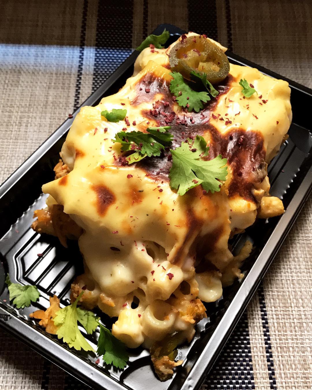 #مكرونه #بشاميل مع قطع #الدجاج
#pastitsio with #chicken pieces .
#tasty #tastyfood #delicious #لذيذ
#جازان #جيزان #صامطه #ابوعريش #احد_المسارحه #بيش #الدرب #فيفا #بني_مالك #العارضه #الطوال #صبيا #السعوديه #السعودية