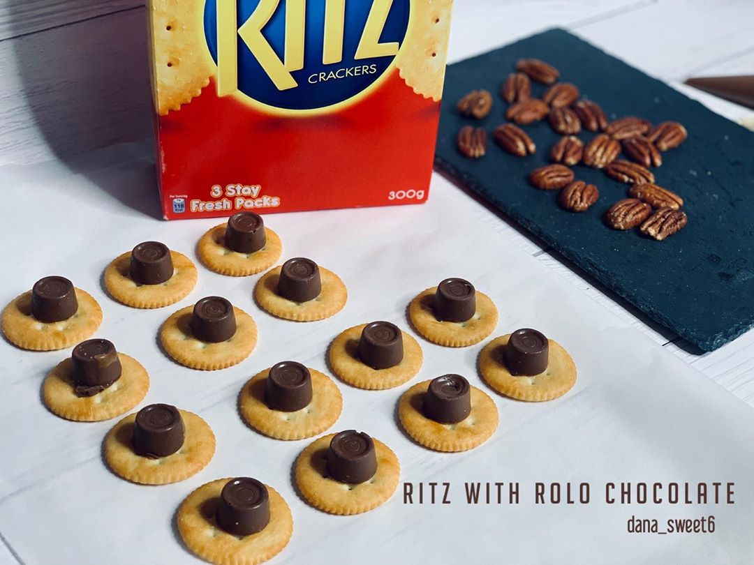  Rollo #Chocolate #Ritz #Cookies حلى الحجر المنزلي بمكونين .. للمزيد من الوصفات الشهية زورو موقعنا على #اليوتيوب .