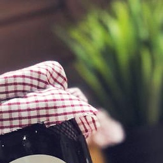 مربى التوت الشهية
مصنوعة من أجود المكونات
مثالية مع وجبات الإفطار والحلويات الصحية
.
مميزات المنتج:
خالي من الغلوتين✔️
نباتي صرف✔️
خالي من السكر✔️
خالي من الألبان✔️
خالي من الزيوت المهدرجة✔️
قيمة غذائية عالية للمنتجات✔️
مناسب لمرضى السكر و النباتييين ✔️
مناسب لمتبعي حمية الكيتو و اللو كارب✔️
.محلّى بستيفيا
.
للطلب: راسلونا على الواتساب:
0560308706 .
تذوقوها و أخبرونا بمدى رضاكم عن التجربة