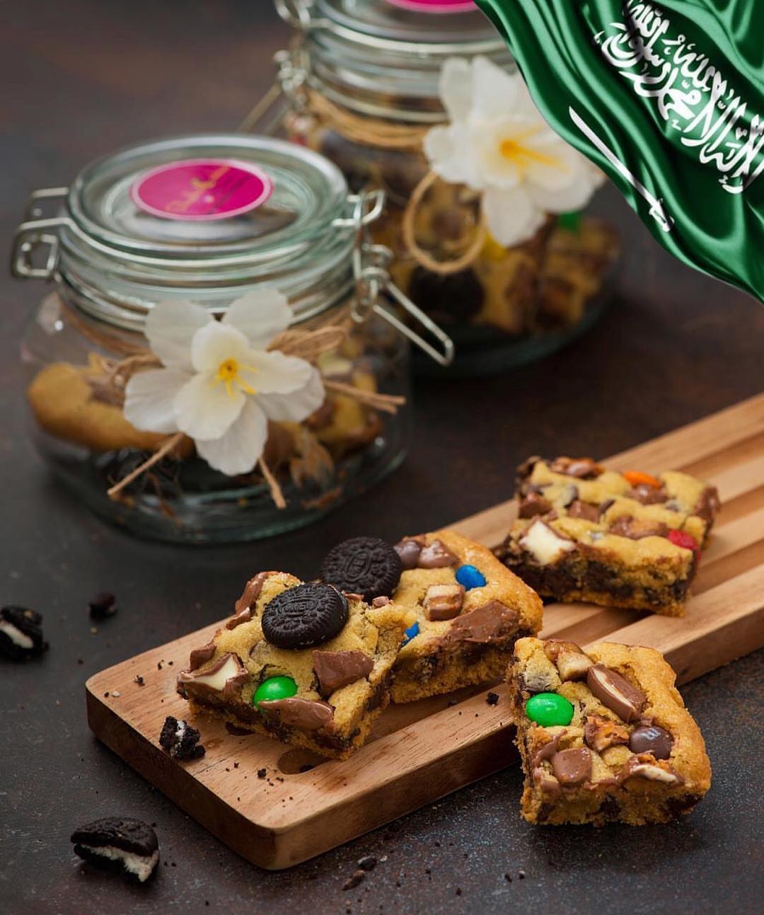 In celebration of #SaudiNationalDay A new Cookie bites flavor “Crazy Bites” will now be available! As well as 15% off on any order!! DM to reserve yours now! ✨
.
.
بمناسبة #اليوم_الوطني نقدم لكم نوع جديد من الكوكيز "كريزي كوكي بايتس" بالإضافة الى تخفيض ١٥٪ على اي طلب!!
للطلب التواصل عالخاص✨
.
.
#Shushcookies #Cookies #thebest #Jeddah #Ksa #88 #جدة #السعودية