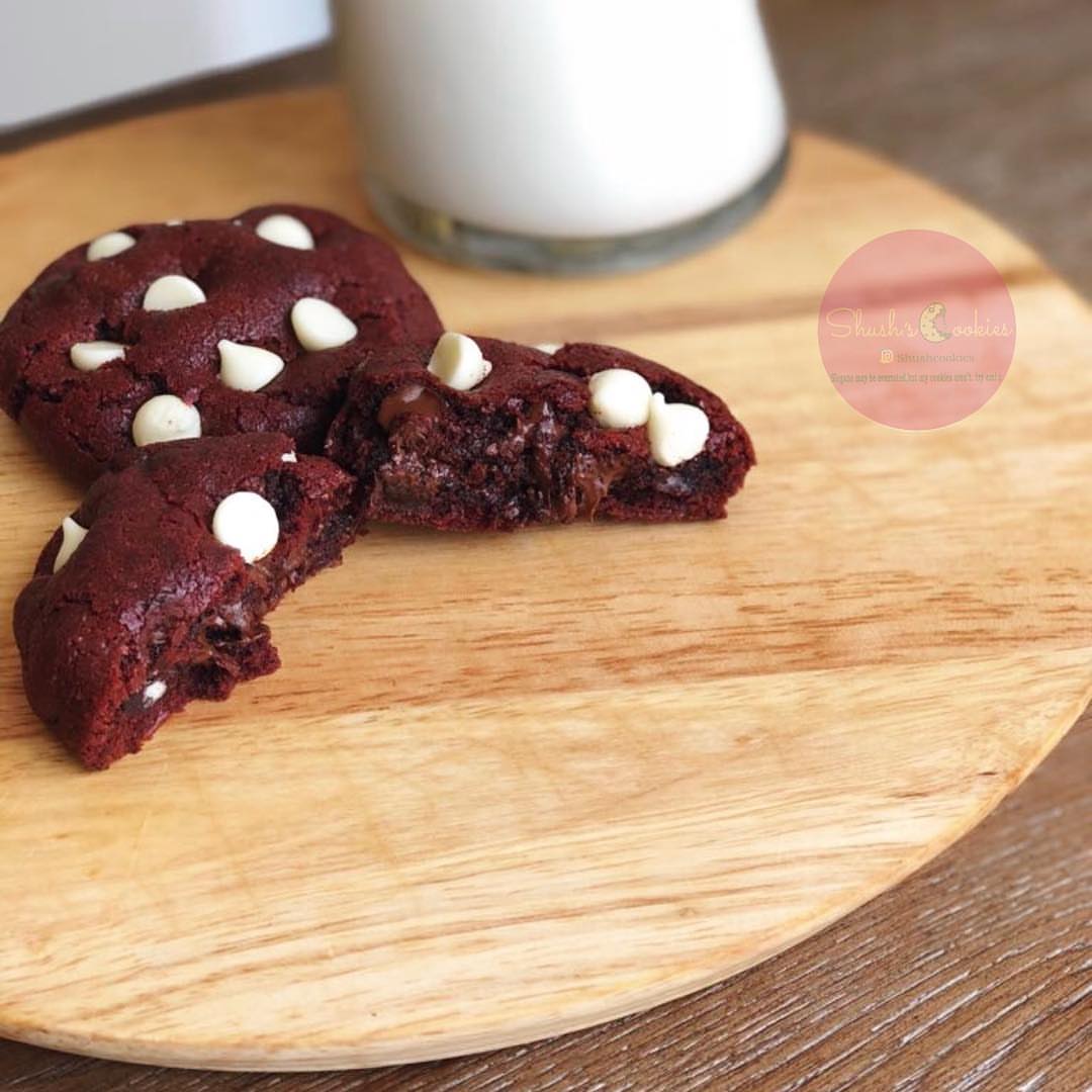 Red velvet cookies✨
DM for orders
#Shushcookies #cookies #redvelvet #thebest #instagram #nofilter #jeddah #جدة #كوكيز