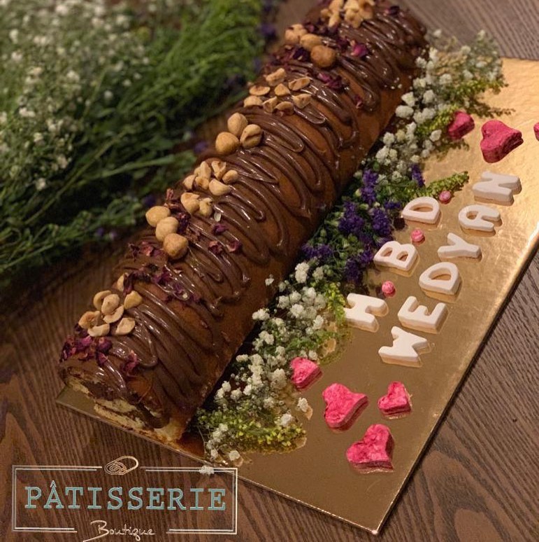 .
Happiness is a piece of Swiss-roll cake✨
.
Enjoy your weekend with our Swissroll❣️
.
#weekend #party#birthday#nutella #celebration