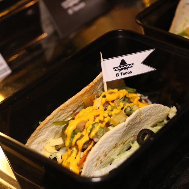 Shoot by @studio_dan_
#كشته #الدمام #الخبر #الراكه
#MexicanFood #Khobar_city #FreshFood #dammam #kashtah #kashtahksa #tacos