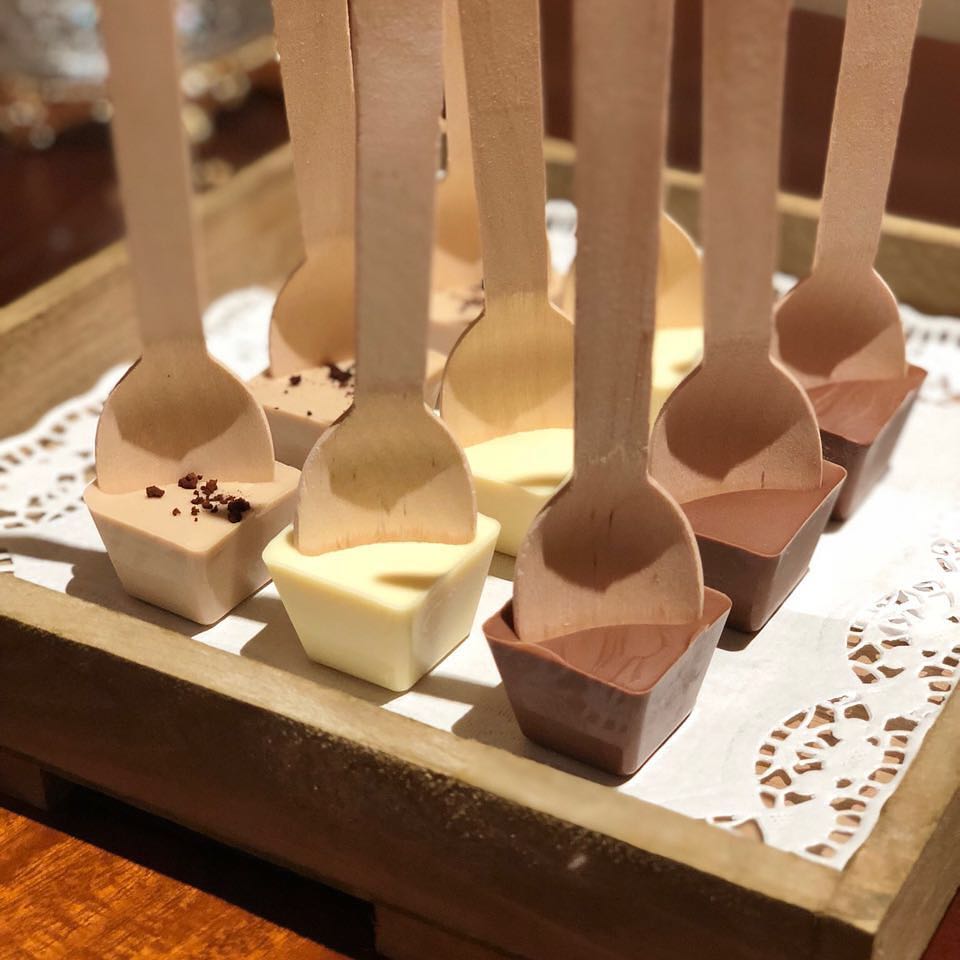 Stir in hot milk only يوضع في حليب ساخن فقط #hotchocolate #riyadh #cowchocomilk ❤️